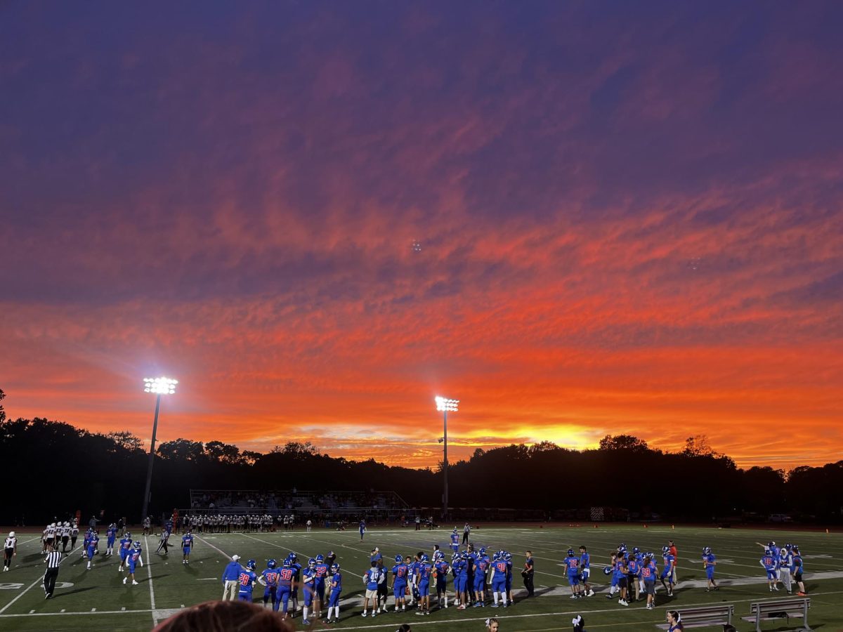 A+beautiful+sunset+over+the+Alumni+Field+on+September+15th.+Taken+by+Lauren+Montanari.