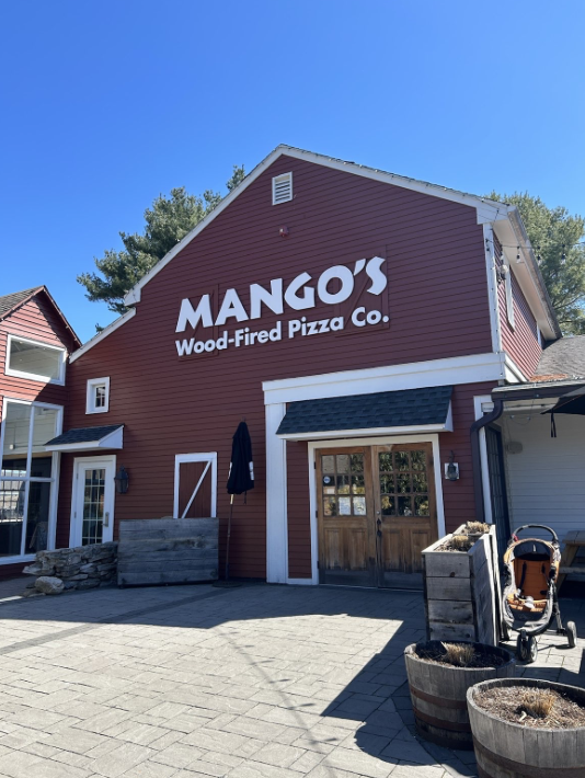 Mango's Wood-Fired Pizza Co. in Mystic